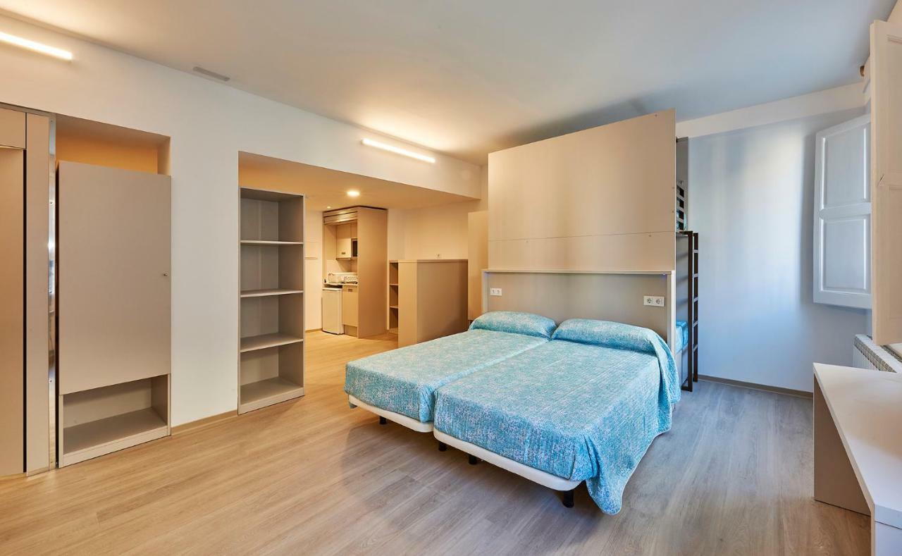 Alberg Abat Oliba Monistrol de Montserrat Exterior foto A typical studio apartment